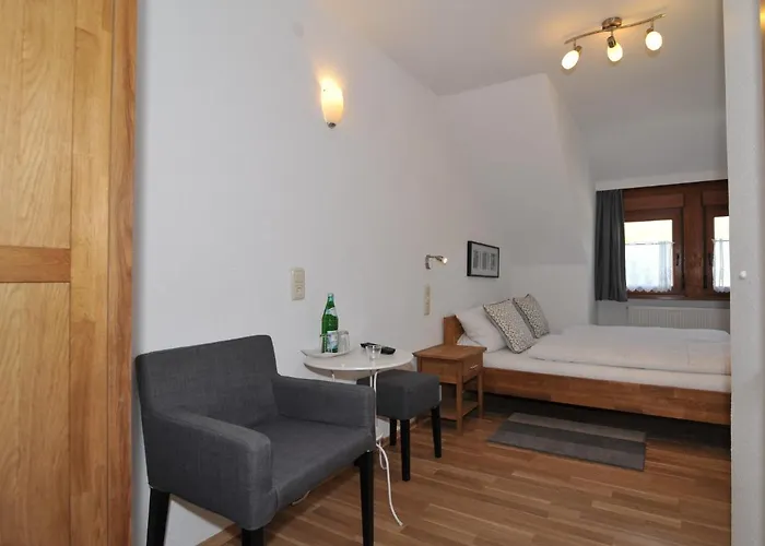 Weinhotel Lenz 호텔 3*